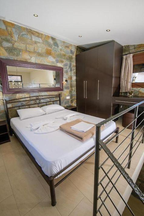 Stone Suites Pefkochori Ngoại thất bức ảnh
