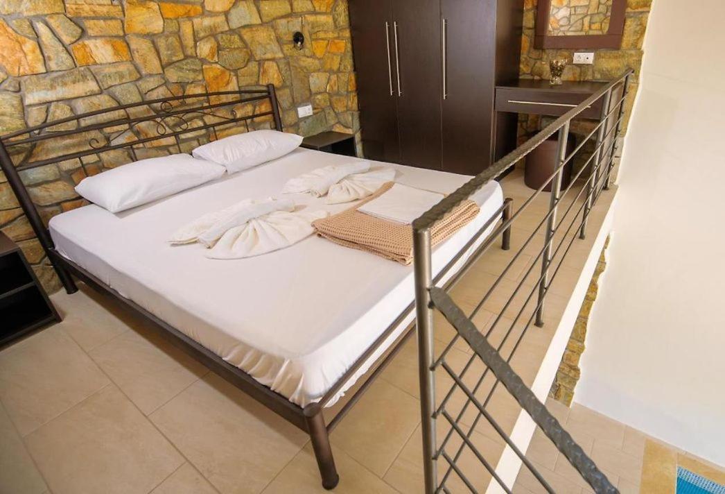 Stone Suites Pefkochori Ngoại thất bức ảnh