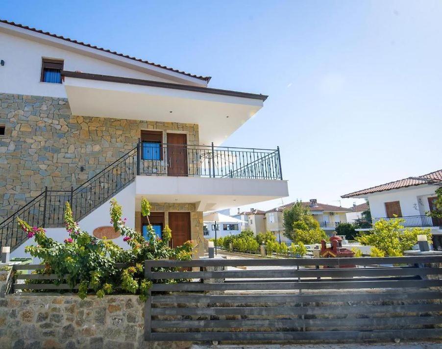 Stone Suites Pefkochori Ngoại thất bức ảnh